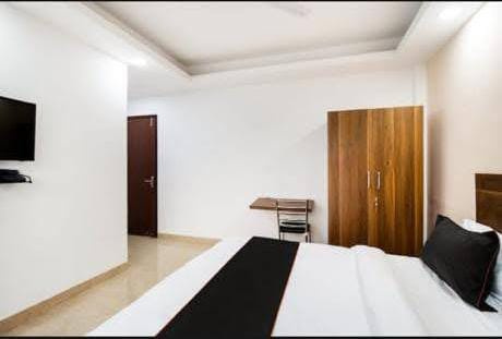  263 Sq. Yards Guest House for Rent in Sector 43 Gurgaon