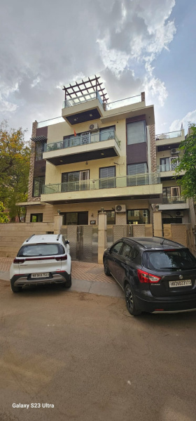 4 BHK 4500 Sq.ft. Builder Floor for Sale in Sector 54 Gurgaon