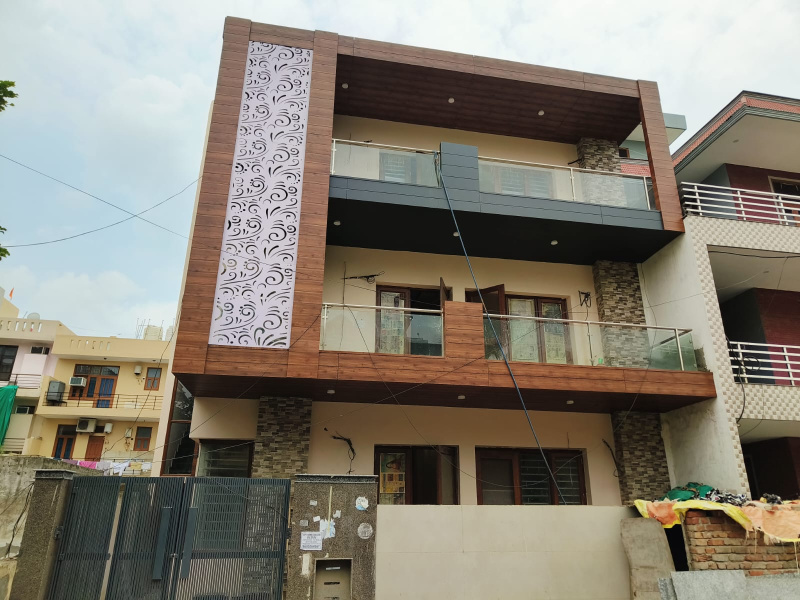 9 BHK 270 Sq. Yards House for Sale in Sector 40 Gurgaon