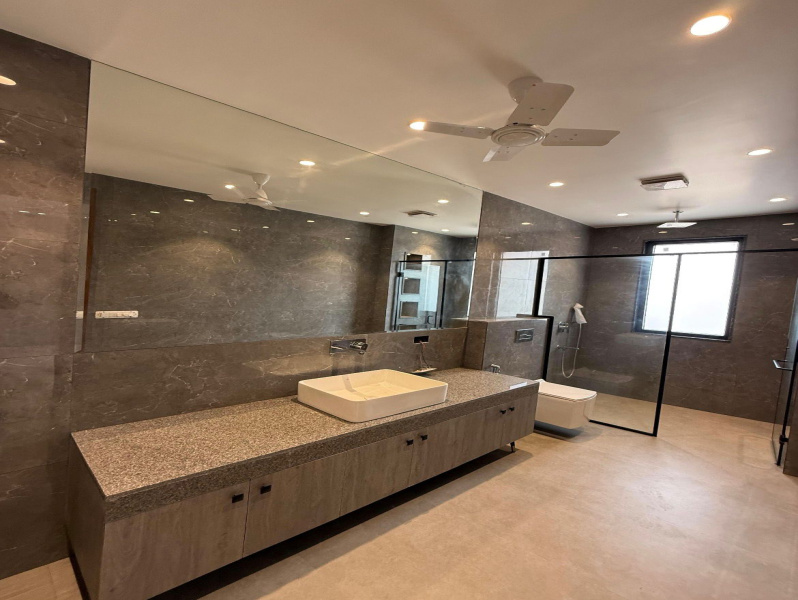4 BHK 4518 Sq.ft. Builder Floor for Sale in Sector 15 Gurgaon