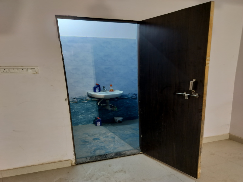  425 Sq.ft. Commercial Shop for Rent in Besa, Nagpur