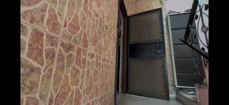 2 BHK 75 Sq. Yards Builder Floor for Sale in Block E Laxmi Nagar, Delhi