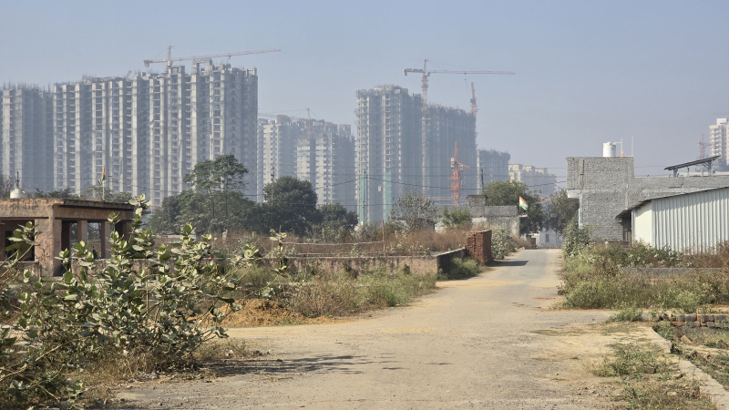  100 Sq. Yards Residential Plot for Sale in Sunpura, Greater Noida