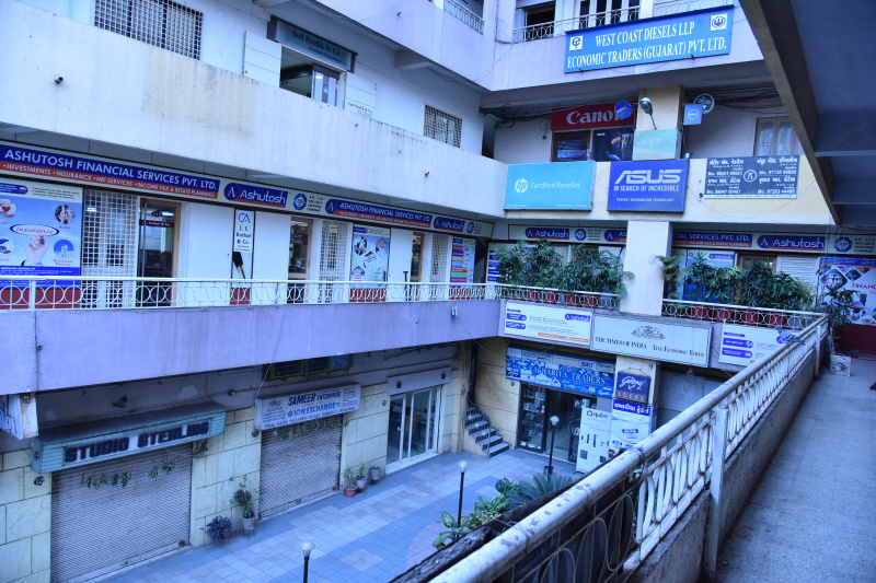  720 Sq.ft. Office Space for Sale in Jawahar Road, Rajkot