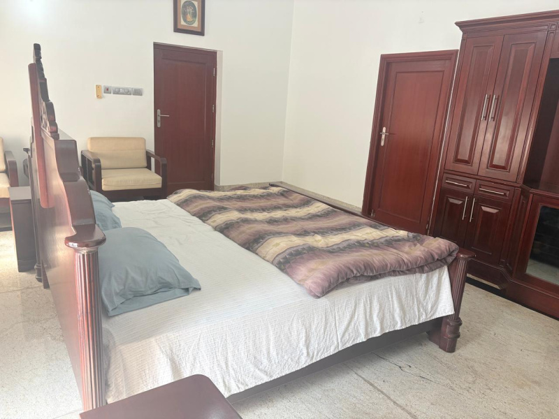 9 BHK 10200 Sq.ft. House for Rent in Neelankarai, Chennai