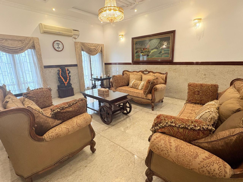 9 BHK 10200 Sq.ft. House for Rent in Neelankarai, Chennai