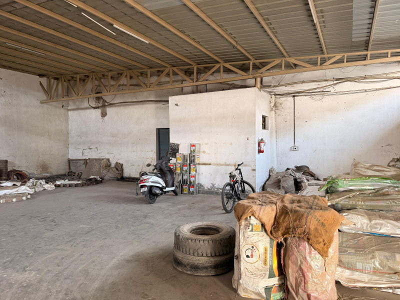  2400 Sq.ft. Warehouse for Rent in Azadpur, Delhi