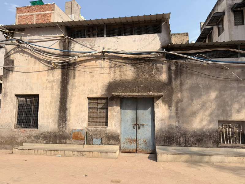  2400 Sq.ft. Warehouse for Rent in Azadpur, Delhi