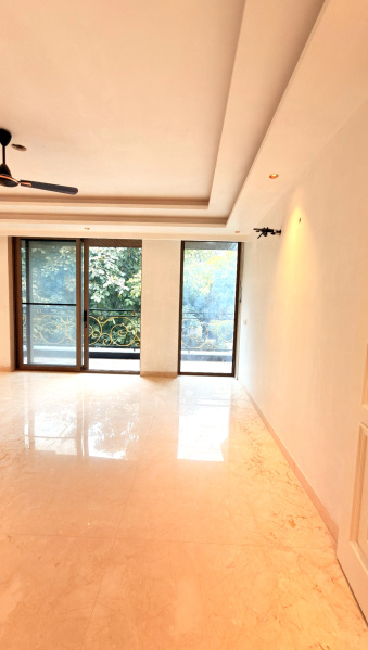 5 BHK 3901 Sq.ft. Apartment for Sale in Nangal Dewat, Vasant Kunj, Delhi