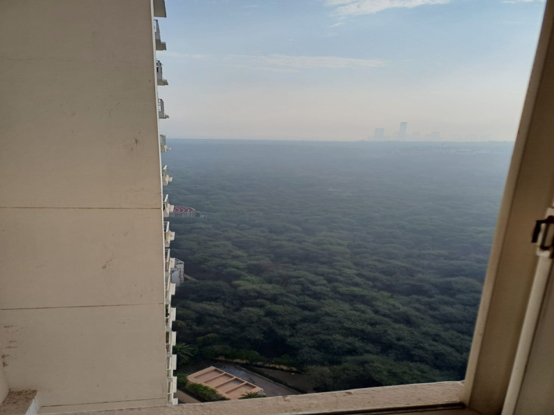 4 BHK 2700 Sq.ft. Apartment for Sale in DLF Phase V, Gurgaon