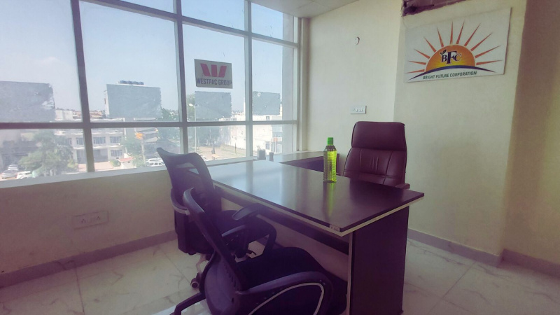  Office Space 729 Sq.ft. for Sale in Airport Road, Zirakpur