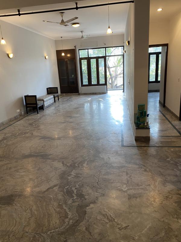 4 BHK Builder Floor 2500 Sq.ft. for Rent in Sector 30 Noida