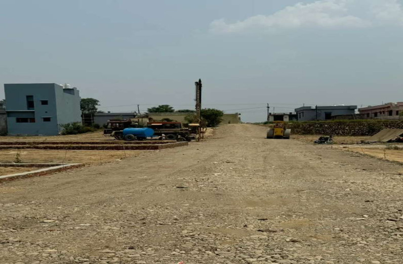  Residential Plot 900 Sq.ft. for Sale in Chandrabani, Dehradun