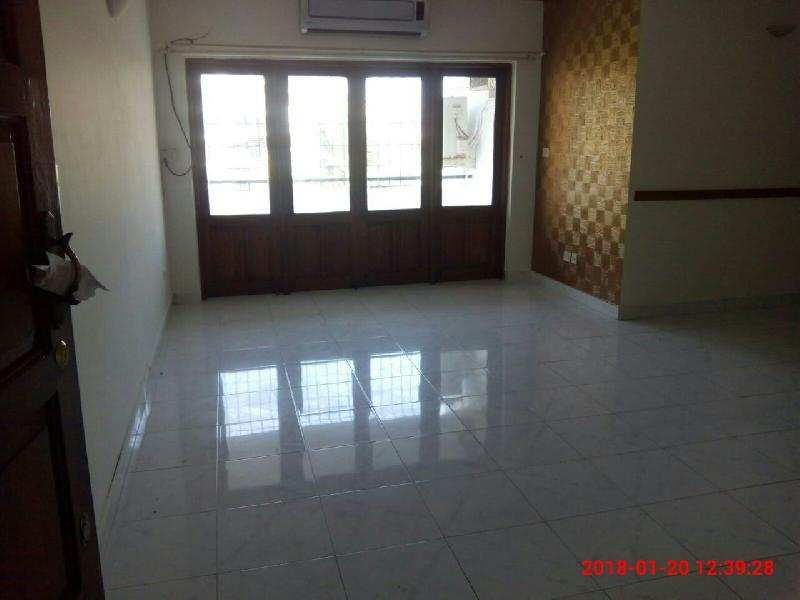 3 BHK Apartment 135 Sq. Meter for Rent in