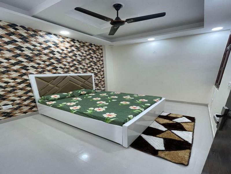 2 BHK Builder Floor 1200 Sq.ft. for Sale in Sector 104 Noida