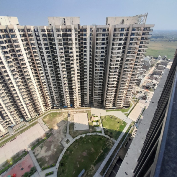  800 Sq. Yards Commercial Shop for Sale in Sector MU 2, Greater Noida