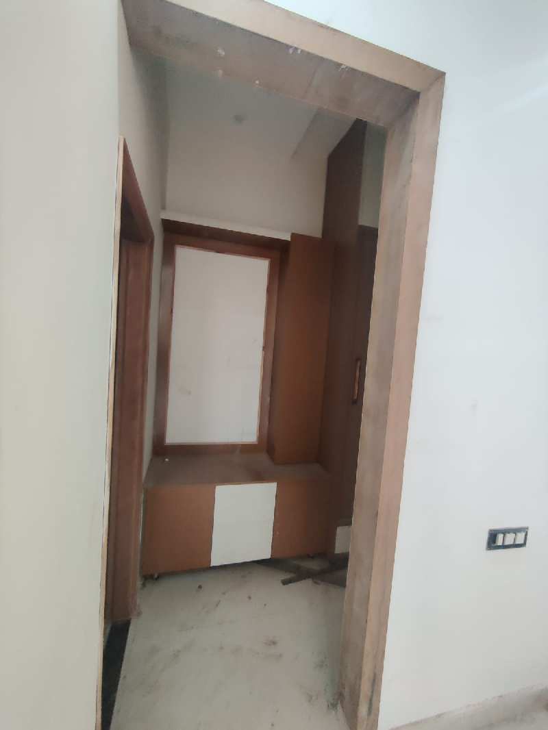 3 BHK Builder Floor 900 Sq.ft. for Sale in Dlf Ankur Vihar, Ghaziabad