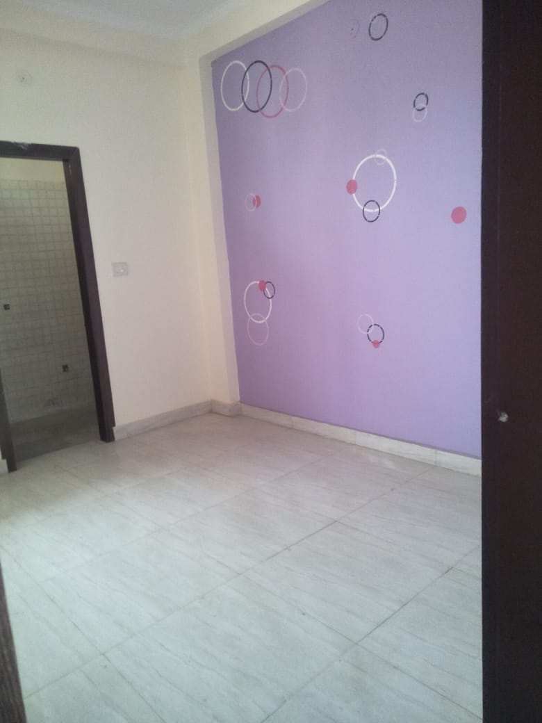 3 BHK Builder Floor 900 Sq.ft. for Sale in DLF Colony, Ghaziabad