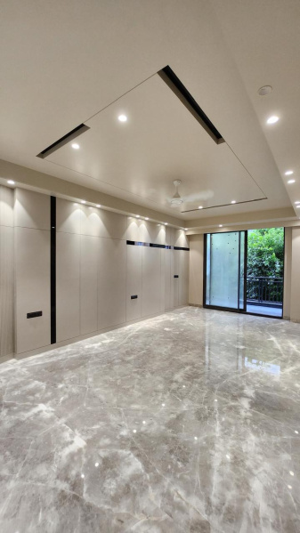 5 BHK Builder Floor 5000 Sq.ft. for Sale in DLF Phase V, Gurgaon