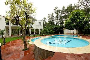 5 BHK Farm House for Rent in M G Road, Delhi