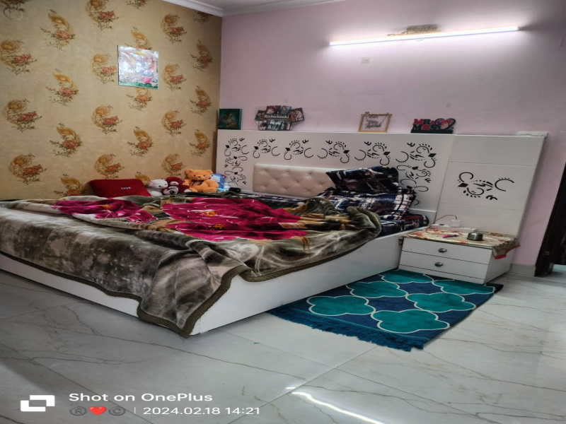 2 BHK Builder Floor 810 Sq.ft. for Sale in Sainik Colony, Faridabad