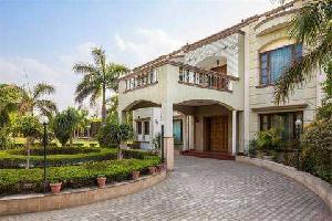 5 BHK House for Sale in Sainik Farms, Delhi