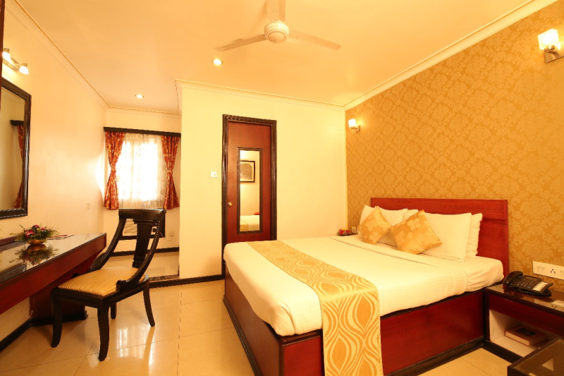  75000 Sq.ft. Hotels for Sale in New Market Area, Kolkata