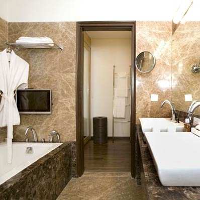 3 BHK 2000 Sq.ft. Builder Floor for Sale in Safdarjung Enclave, Delhi